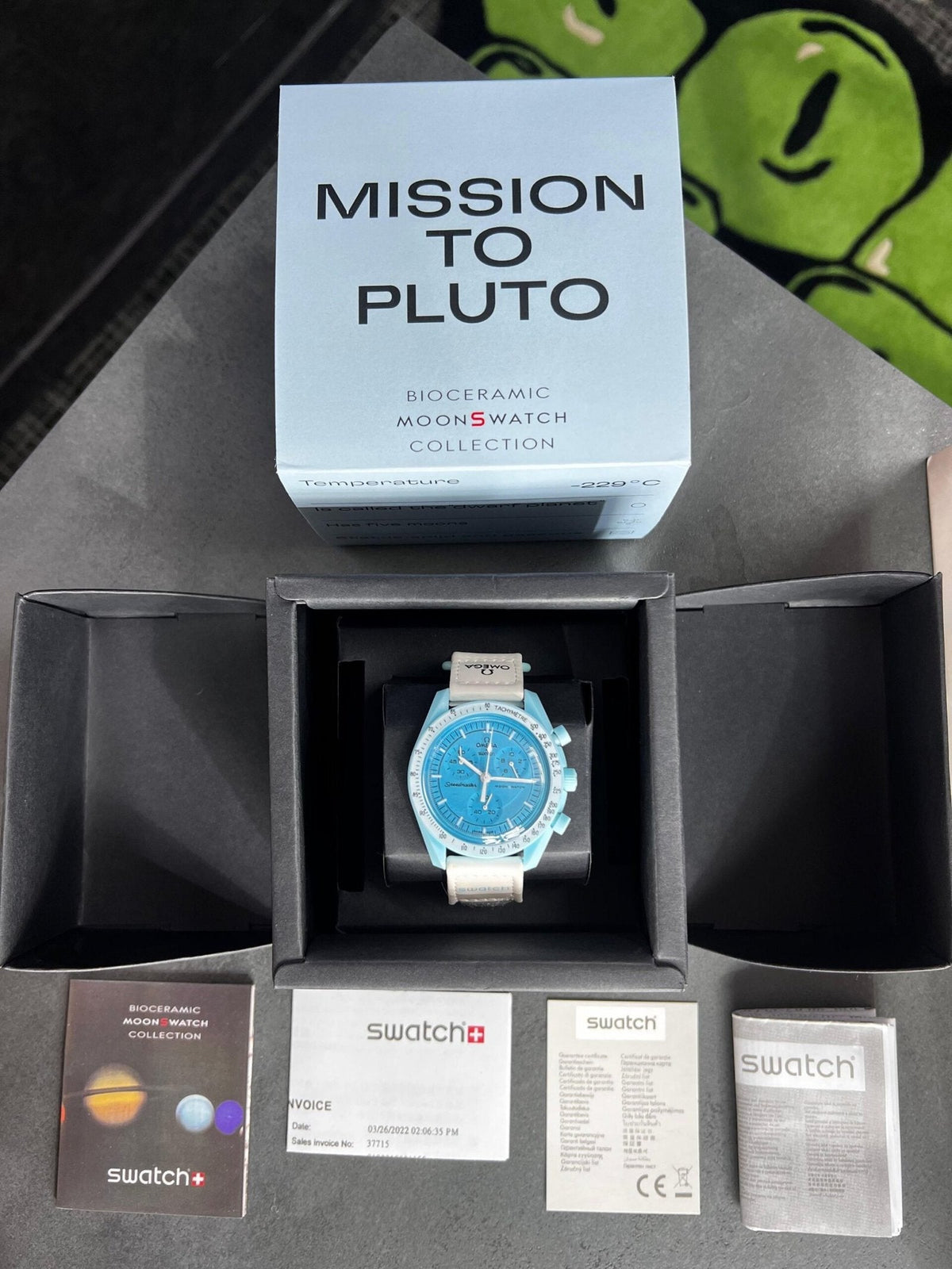 Swatch X Omega Bioceramic Moonswatch Mission To The Moon Uranus With Kit - View 4
