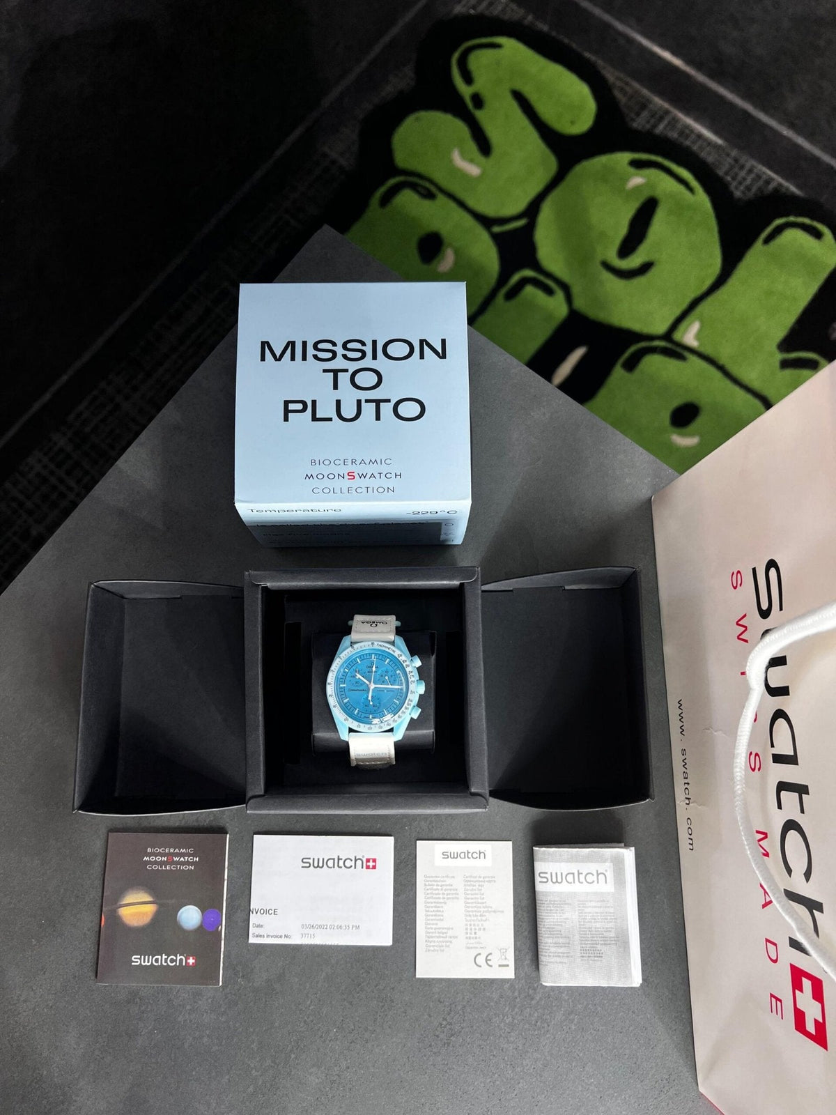 Swatch X Omega Bioceramic Moonswatch Mission To The Moon Uranus With Kit - View 3