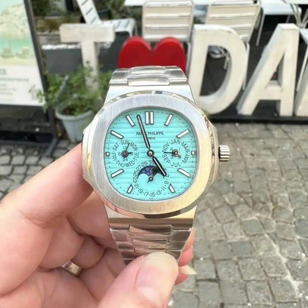 PATEK PHILIPPE AUTOMATIC CALENDAR EDITION PRIMIUM WATCH - View 2