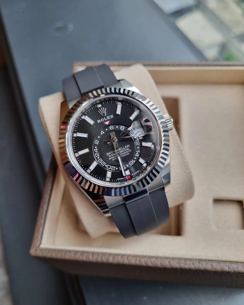 ROLEX OYSTER PERPETUAL SKY DWELLER - View 7