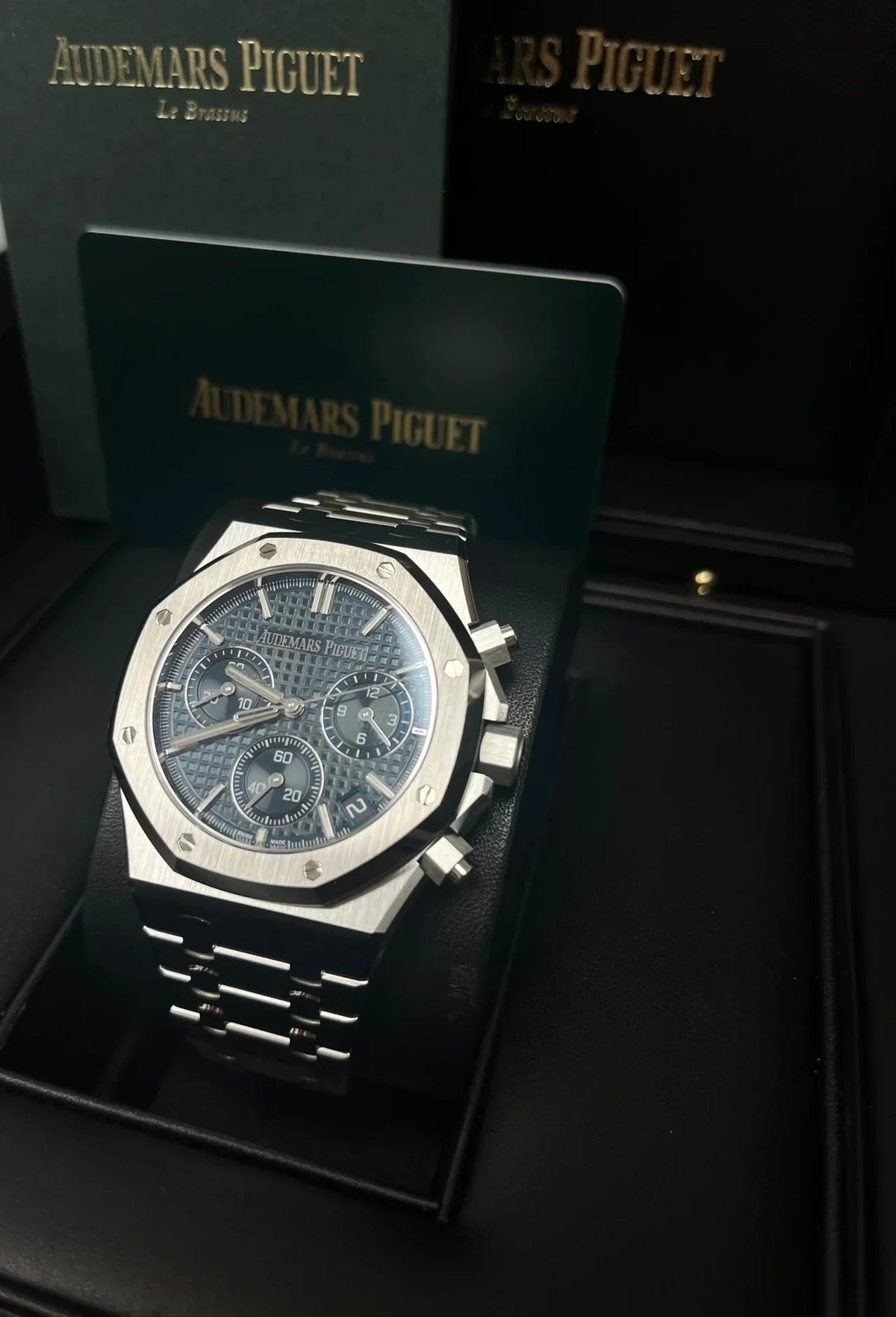 Audemars Piguet Royal Oak Chronograph - View 4