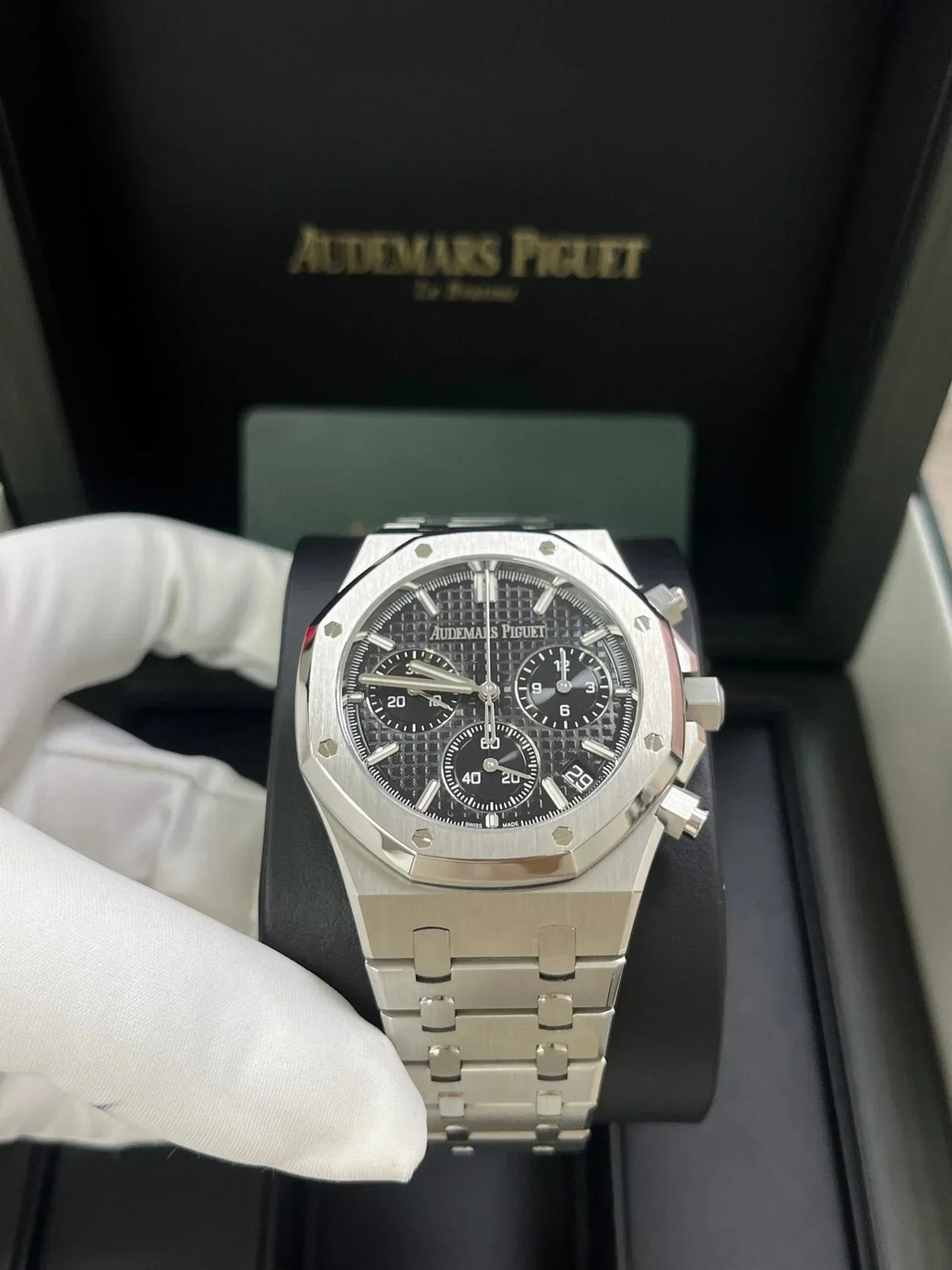 Audemars Piguet Royal Oak Chronograph - View 5