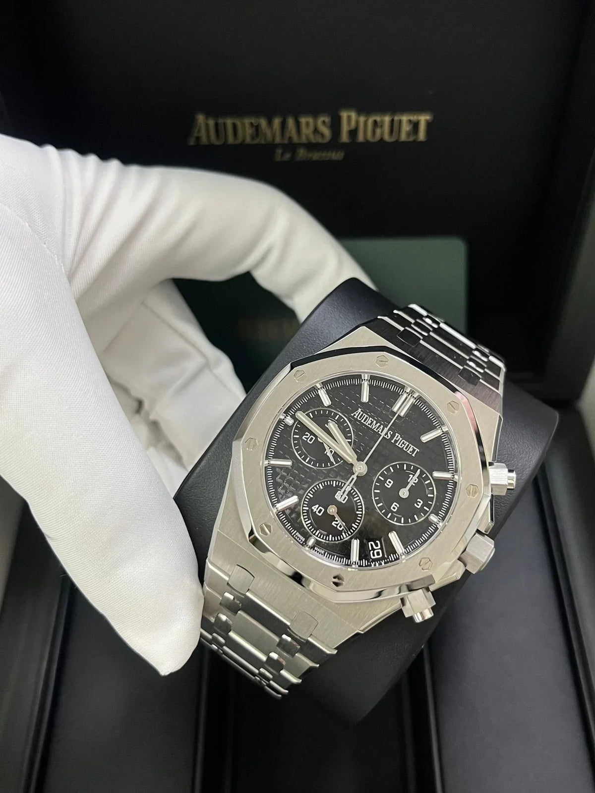Audemars Piguet Royal Oak Chronograph - View 3