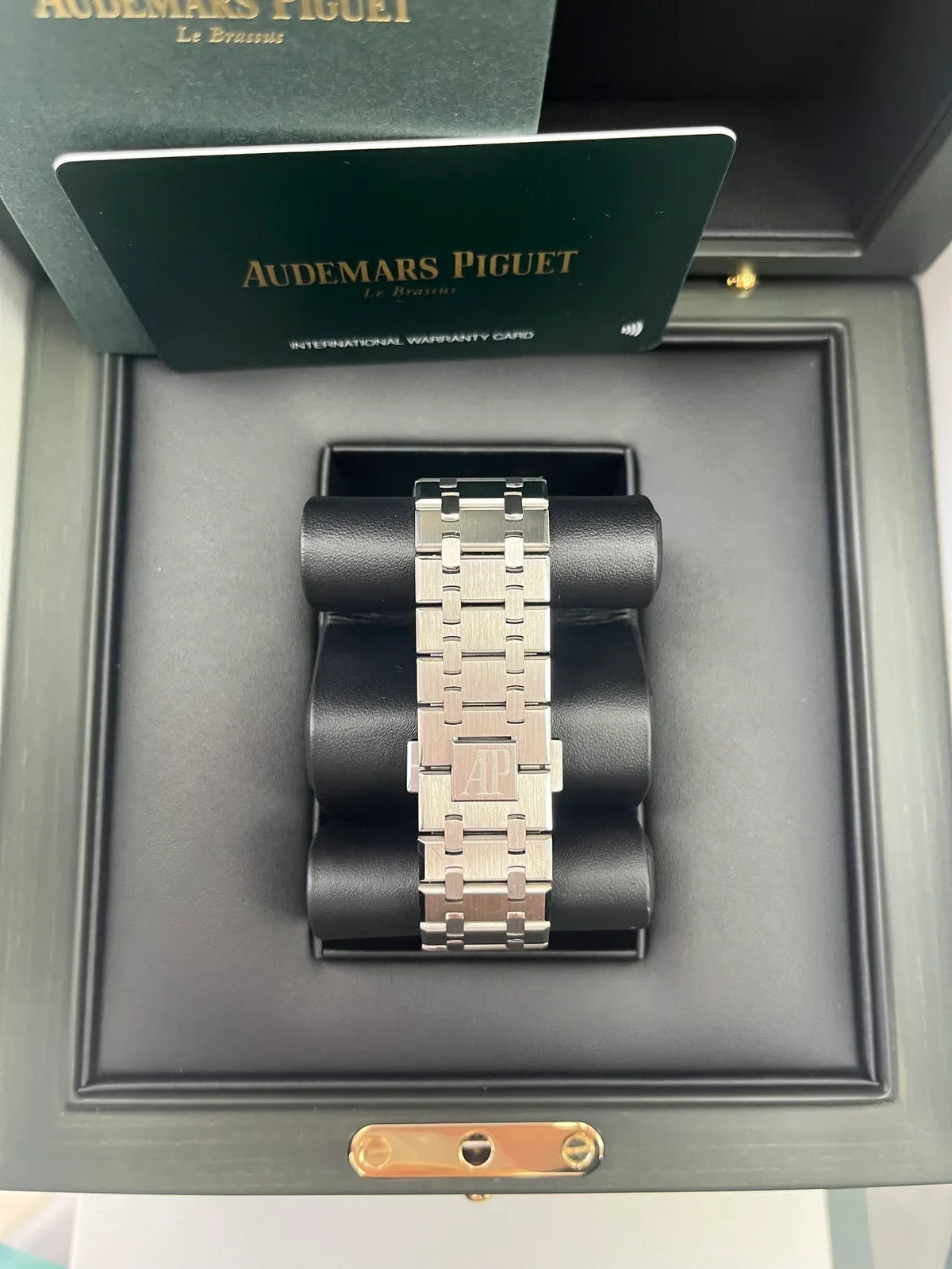 Audemars Piguet Royal Oak Chronograph - View 4