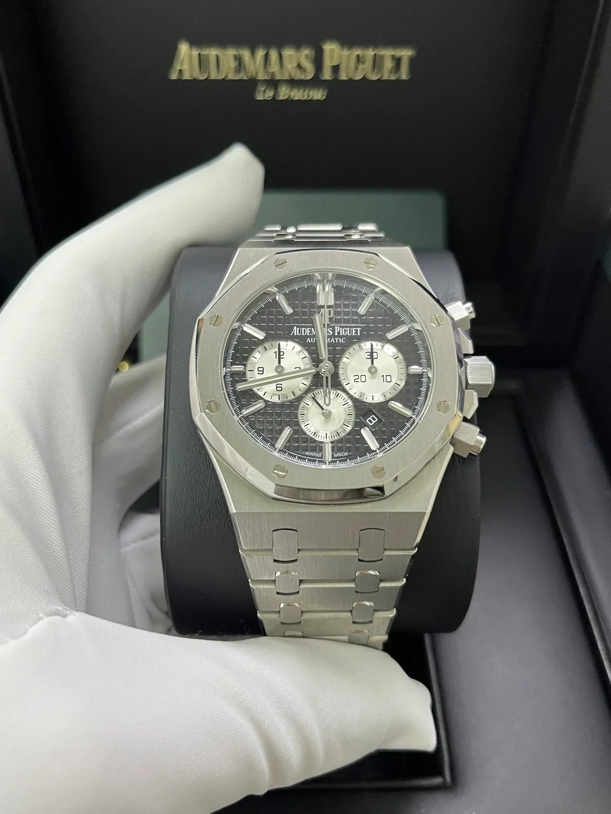 Audemars Piguet Royal Oak Chronograph - View 2