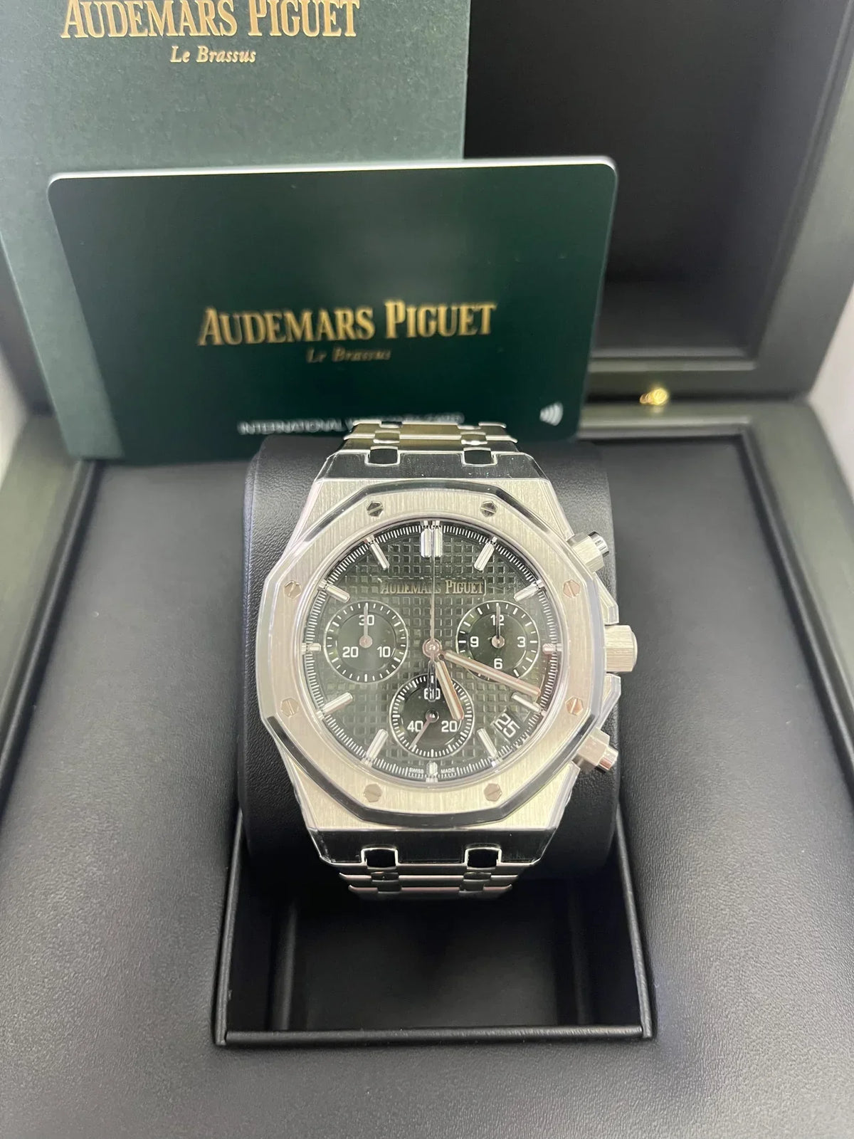 Audemars Piguet Royal Oak Chronograph - View 3