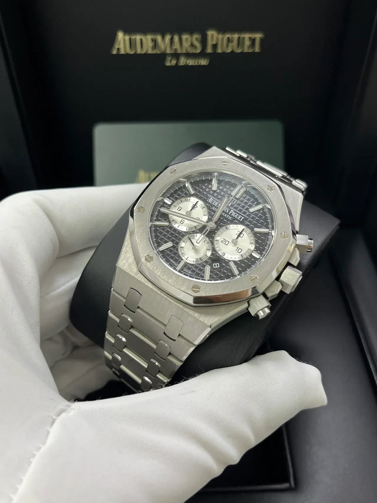 Audemars Piguet Royal Oak Chronograph - View 5