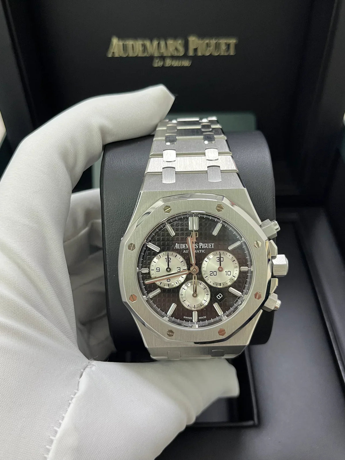 Audemars Piguet Royal Oak Chronograph - View 3