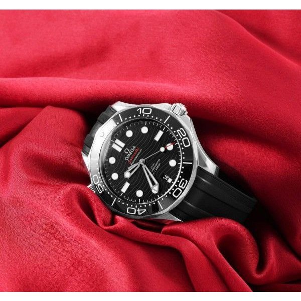 Omeg_a Seamaster Diver 300 Automatic - View 2